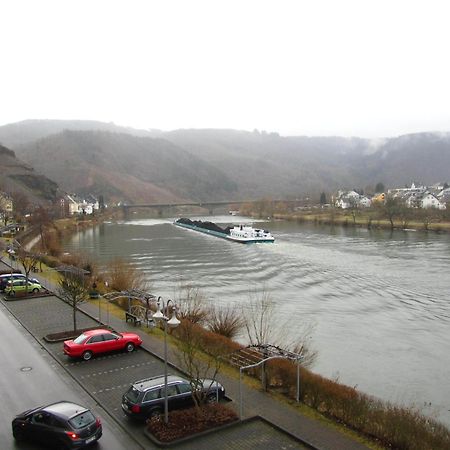شقة Mosel Panorama زيل ان دير موسل الغرفة الصورة