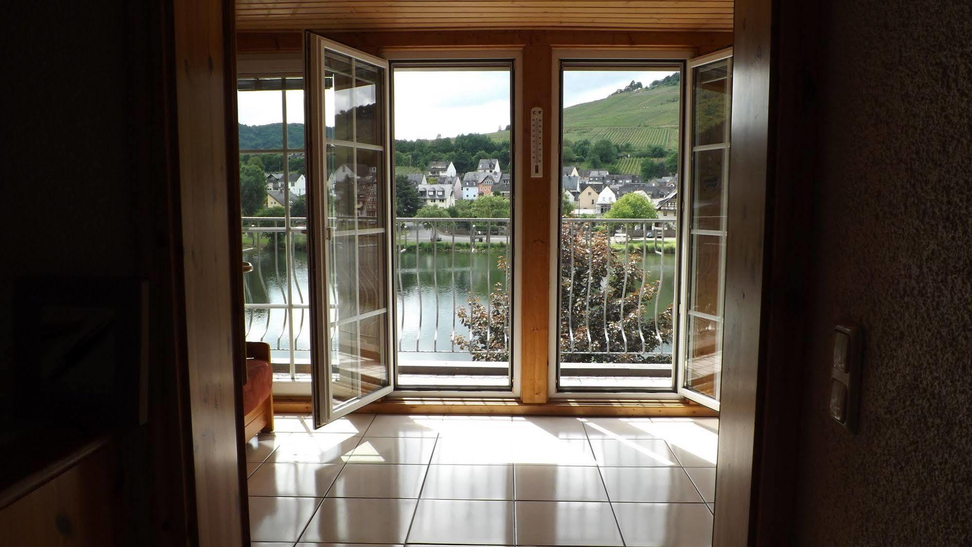 شقة Mosel Panorama زيل ان دير موسل المظهر الخارجي الصورة
